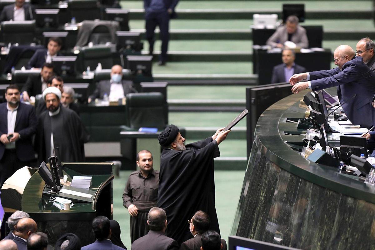 بودجه ۱۴۰۲؛ از رشد بودجه شورای نگهبان، مجلس و سپاه تا نقره داغ شدن مالیاتدهندگان بودجه ۱۴۰۲؛ از رشد بودجه شورای نگهبان، مجلس و سپاه تا نقره داغ شدن مالیاتدهندگان