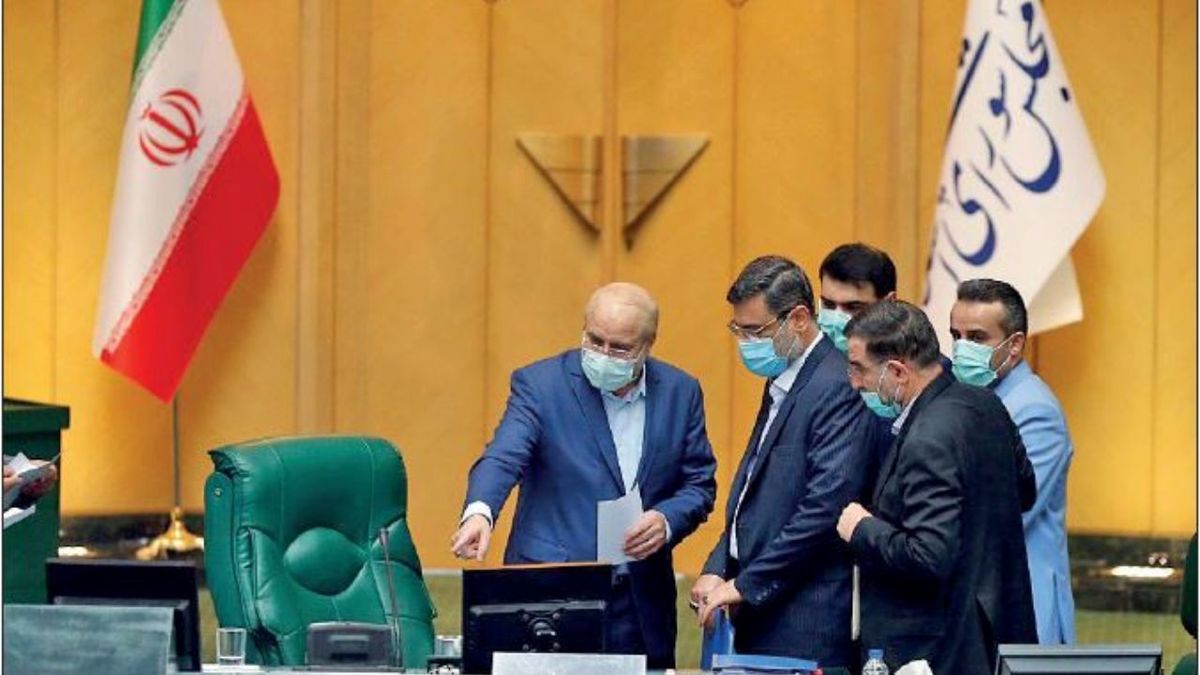 صندلی مطمئن ریاست زیر پای قالیباف صندلی مطمئن ریاست زیر پای قالیباف