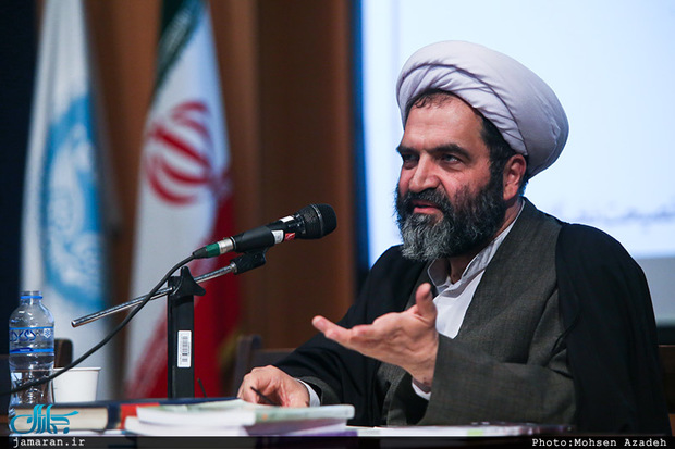 آیتالله سروش محلاتی: حضرت علی فقر را نتیجه ظلم بر مظلوم می داند/ متاسفانه امروز افراد مختلفی در جهت توجیه و عادی سازی فقر تلاش می کنند آیتالله سروش محلاتی: حضرت علی فقر را نتیجه ظلم بر مظلوم می داند/ متاسفانه امروز افراد مختلفی در جهت توجیه و عادی سازی فقر تلاش می کنند