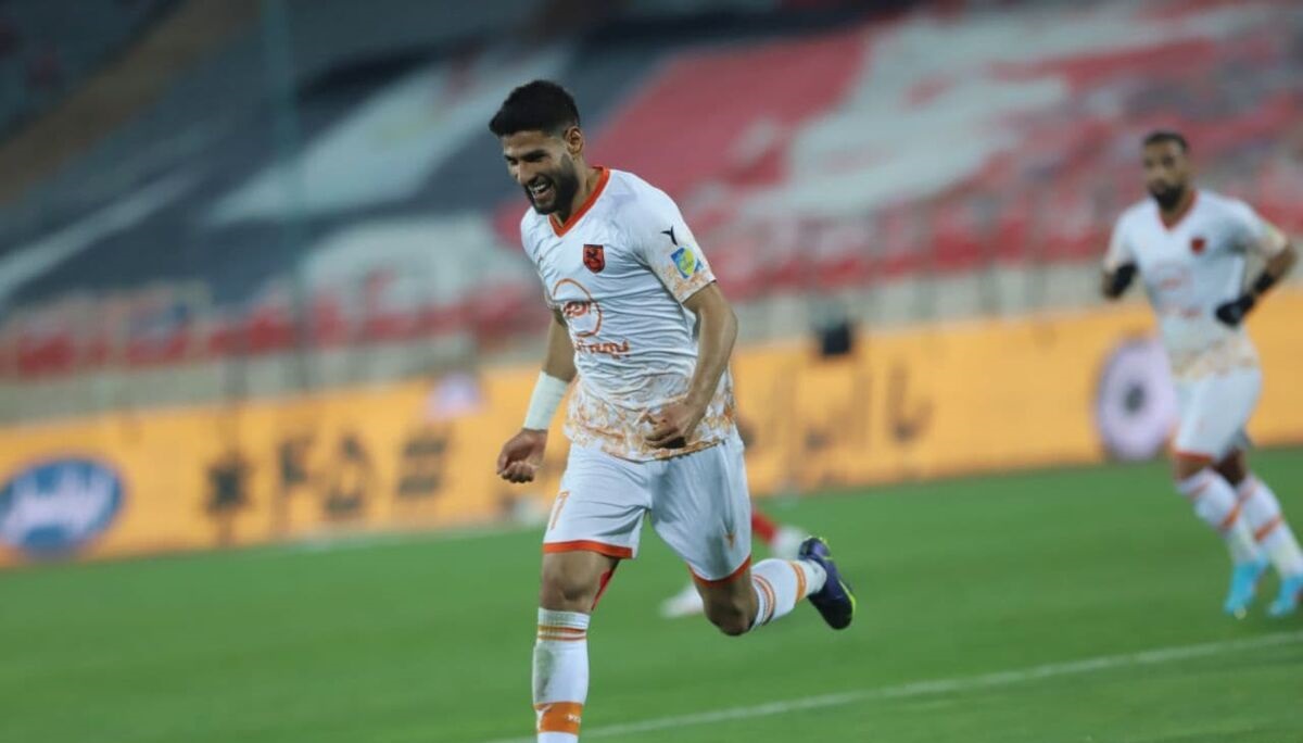 نه بزرگ اقای ستاره به استقلال و پرسپولیس