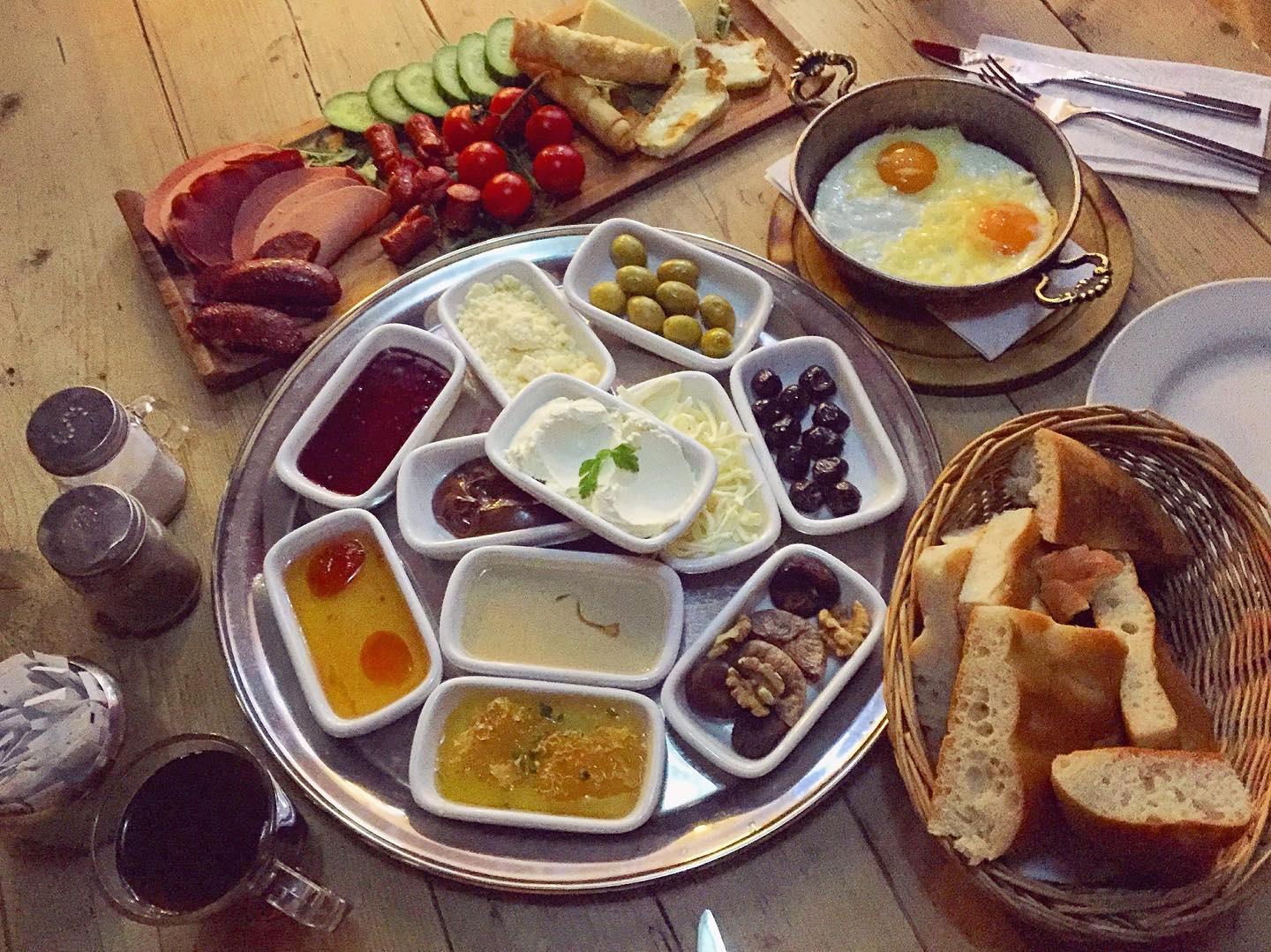 صبحانه مردم هم لاکچری شد صبحانه مردم هم لاکچری شد