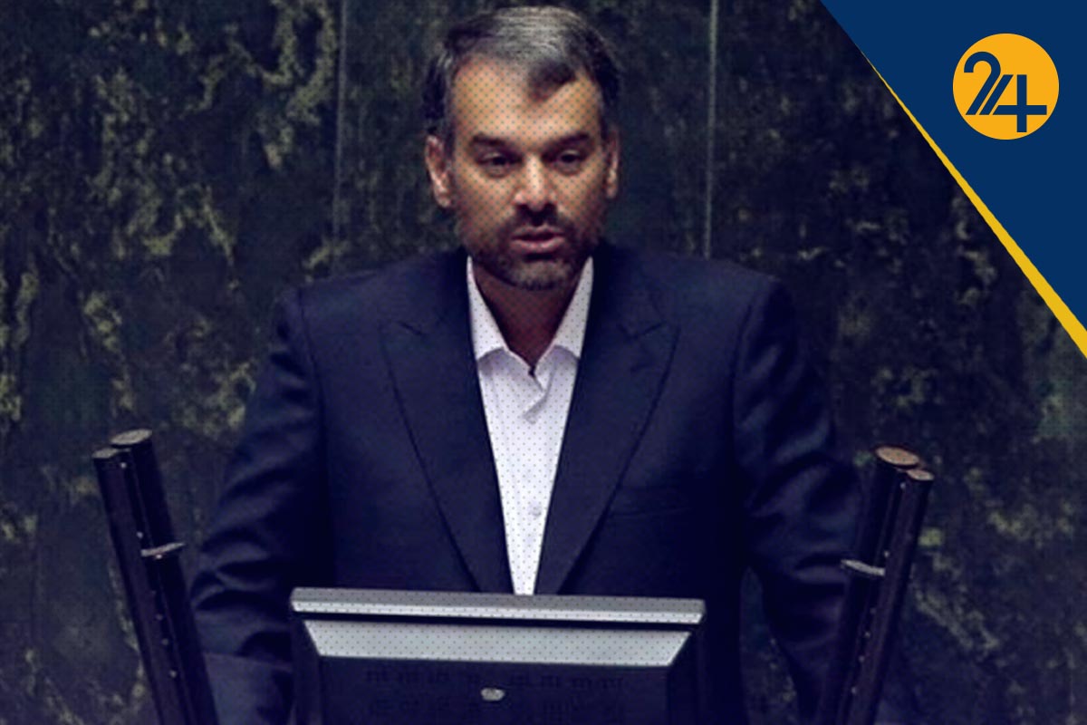 در سر مهسا امینی یک غده بوده است/ چون خون مهسا رقیق بوده، از گوشش خون بیرون زده است در سر مهسا امینی یک غده بوده است/ چون خون مهسا رقیق بوده، از گوشش خون بیرون زده است