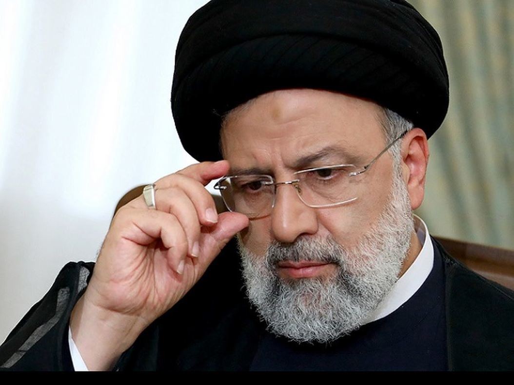 پاسخ رئیسی به پرسشی درباره مرگ مهسا امینی: شما پژوهشگر هستید؛ توقع میرود قبل از پذیرفتن و بازطرح یک موضوع، از صحت آن اطمینان حاصل کنید پاسخ رئیسی به پرسشی درباره مرگ مهسا امینی: شما پژوهشگر هستید؛ توقع میرود قبل از پذیرفتن و بازطرح یک موضوع، از صحت آن اطمینان حاصل کنید