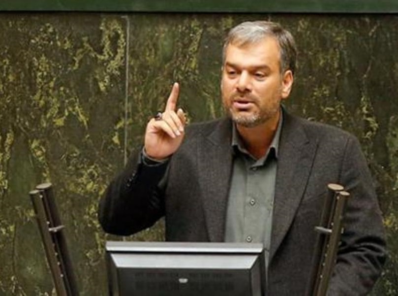 فیلمی از مهسا امینی در داخل ون گشت ارشاد ندیدیم؛ آنچه دیدیم از لحظه ورود او به ساختمان وزرا بود تا لحظه خروجش با برانکارد / با شاهدان در ون هم صحبتی نداشته ایم فیلمی از مهسا امینی در داخل ون گشت ارشاد ندیدیم؛ آنچه دیدیم از لحظه ورود او به ساختمان وزرا بود تا لحظه خروجش با برانکارد / با شاهدان در ون هم صحبتی نداشته ایم