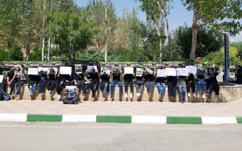 تحلیل روزنامه اصولگرا از دهه هشتادی‌ها: رفتار بخش بزرگی از این نسل گاهی شدیدا سنت‌گریز و جامعه‌ستیز است/ این همان نسلی است که توجه دیده، اما تکریم نشده/ زیبایی، شاه‌کلید ورود به قلعه این نسل است