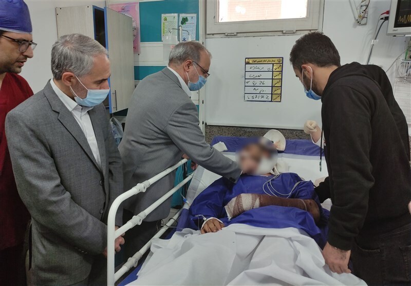 معاون علوم پزشکی اهواز: پدر کیان پیرفلک دو عمل دیگر نیاز دارد / از ۱۰ مجروح حادثه ایذه یکی از آنها مرخص شد معاون علوم پزشکی اهواز: پدر کیان پیرفلک دو عمل دیگر نیاز دارد / از ۱۰ مجروح حادثه ایذه یکی از آنها مرخص شد