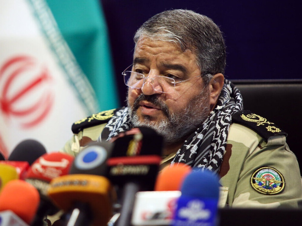 سردار جلالی: کسانی که برای اینستاگرام و واتساپ فرش قرمز پهن کردند مسئول ناامنی امروزند سردار جلالی: کسانی که برای اینستاگرام و واتساپ فرش قرمز پهن کردند مسئول ناامنی امروزند