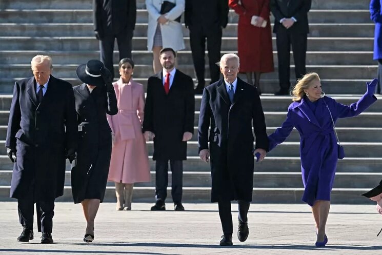 شوخی ترامپ با کلاه ملانیا/بایدن به ترامپ: به خانه خوش آمدید!/عکس