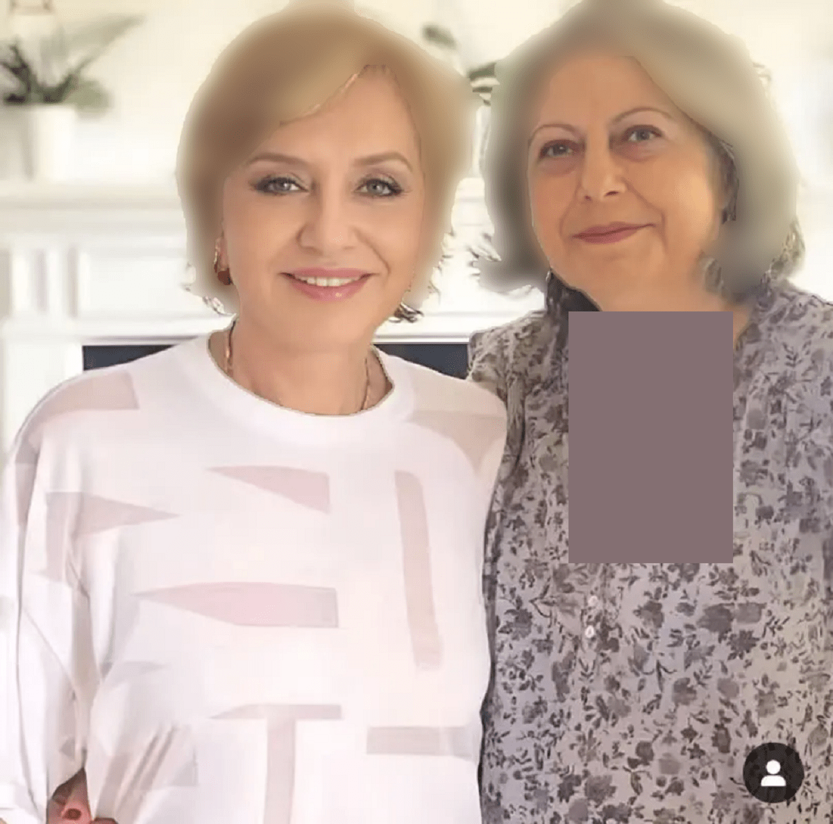 سوژه شدن عکس دونفره ثریا قاسمی با گوگوش