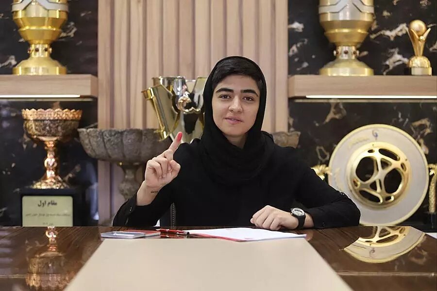 عکس | قرارداد ستاره پرسپولیس تمدید شد