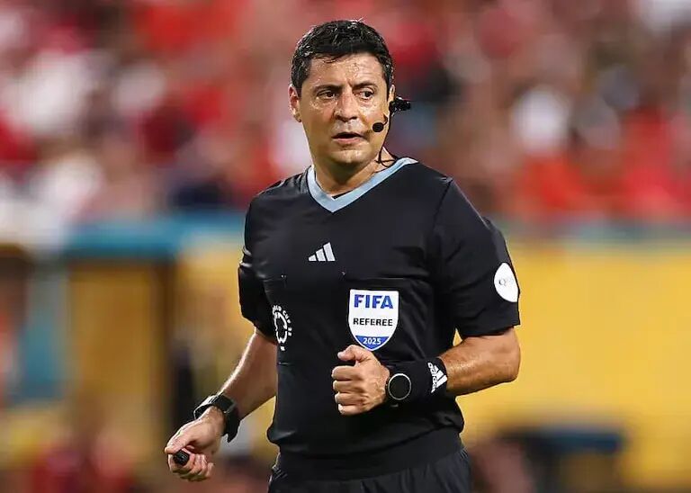 علیرضا فغانی، معتبرترین مرد فوتبال ایران در قرن 21  