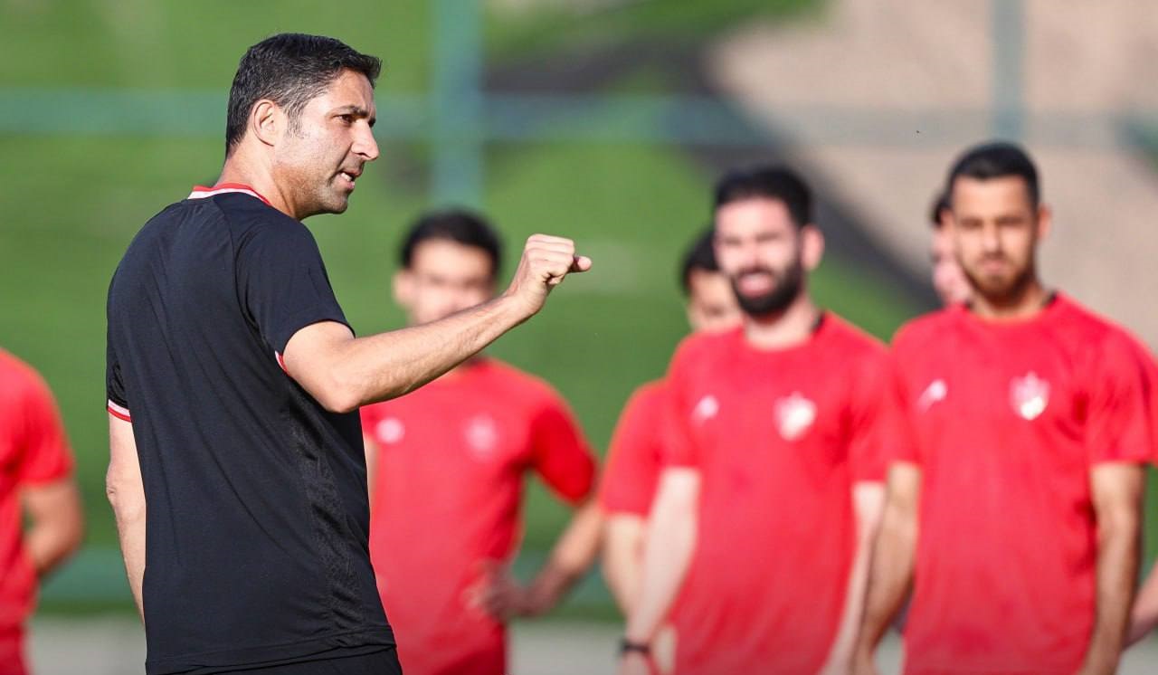 مهاجم سابق پرسپولیس: هاشمیان برای موفقیت باید متانت را کنار بگذارد مهاجم سابق پرسپولیس: هاشمیان برای موفقیت باید متانت را کنار بگذارد