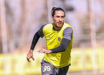 از بچگی پرسپولیسی بودم اما افتخار می‌کنم برای استقلال بازی کردم!