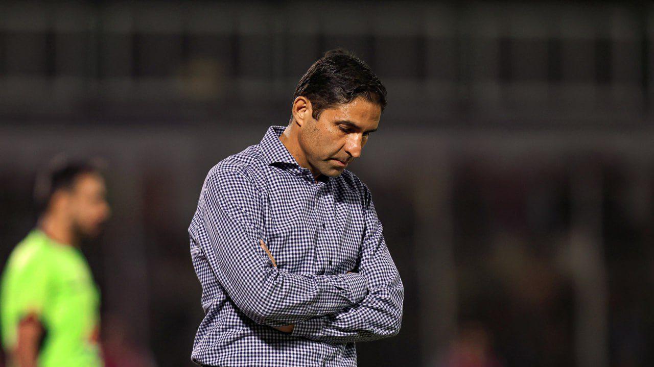 بدشانسی یا بلاهت فنی؟ وحید هاشمیان، آبروی پرسپولیس را گردن تقدیر انداخت!