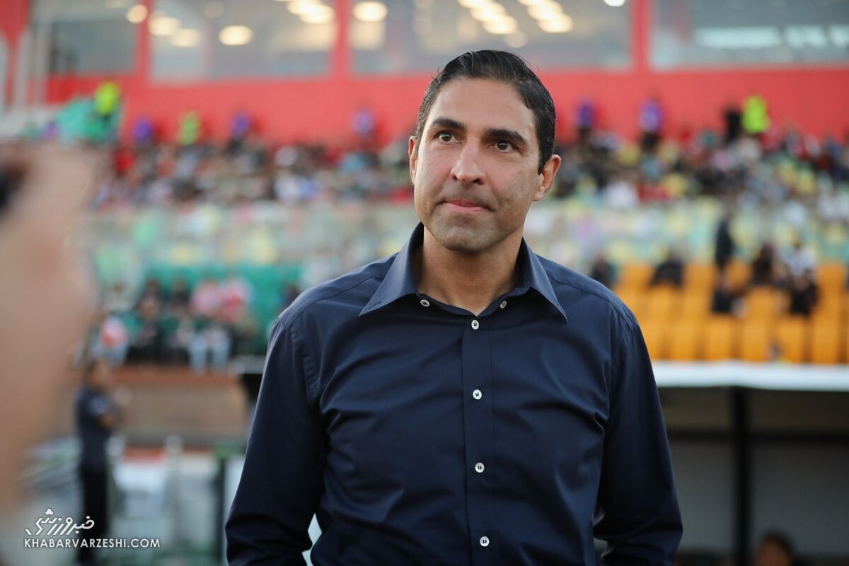 ناراحتی هاشمیان از رفتار هیئت‌مدیره؛ مسیر وحید و پرسپولیس از هم جدا شد