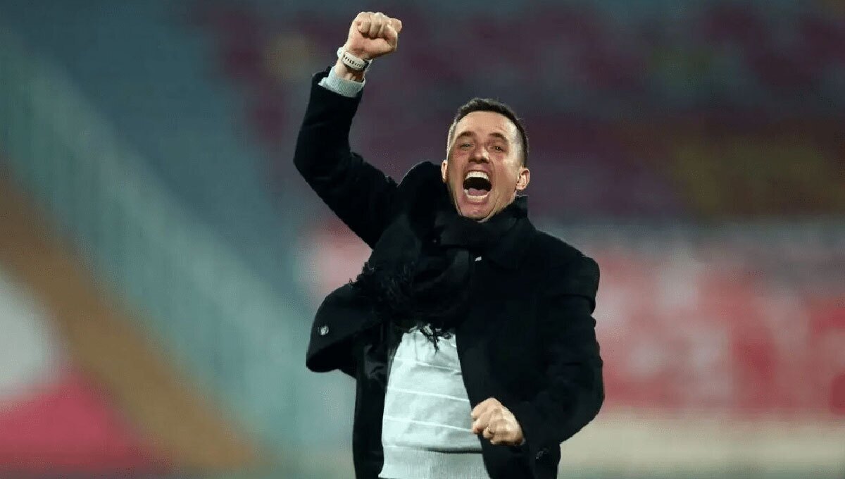 اوسمار ویرا برای نشستن روی نیمکت پرسپولیس در بازی تراکتور وارد ایران می‌شود