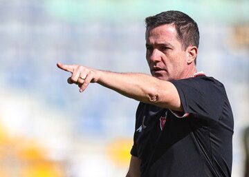 خط قرمز اوسمار روی نام ۶ پرسپولیسی