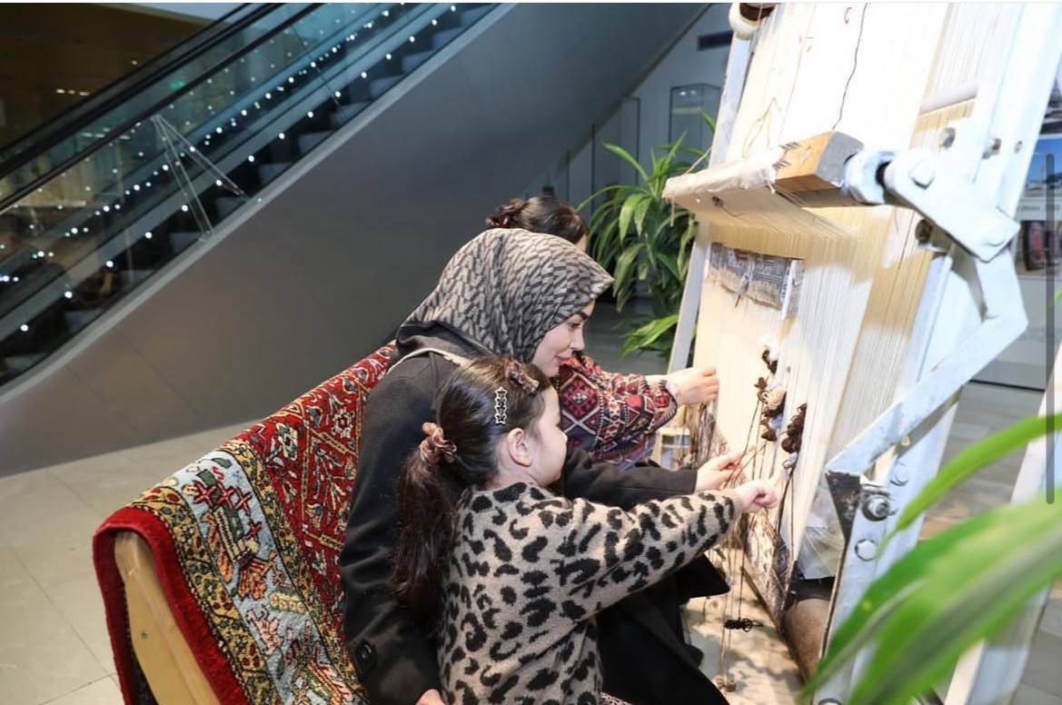 تصاویر| همسر و دختر عباس عراقچی در سفر به باکو