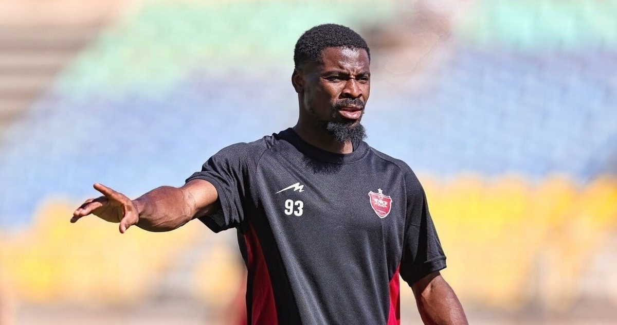 خرید پر سروصدای پرسپولیس مقابل در خروج خرید پر سروصدای پرسپولیس مقابل در خروج